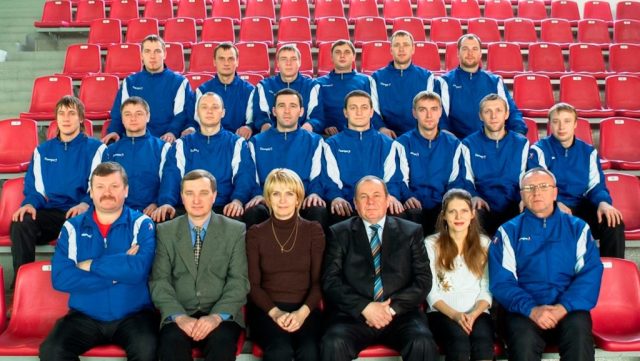 Команда и администрация гандбольного клуба Машека. Сезон 2007-2008